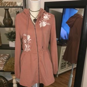 Solitaire embroidered sweater NWT